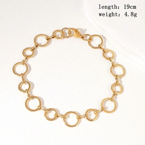 Détail du bracelet chaîne gourmette dorée de 19cm pesant 4,8g avec fermoir mousqueton