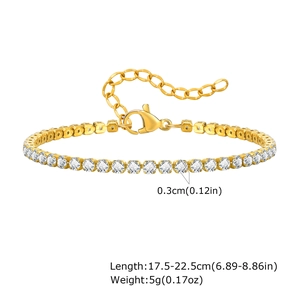 Details des 3mm Gold-Tennisarmbands mit klaren Zirkonia, Karabinerverschluss und Verlängerung