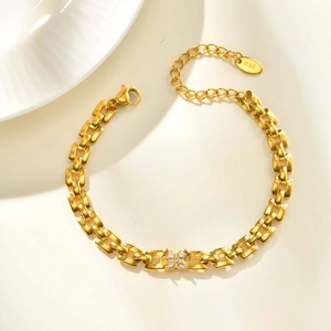 18K gold plated stainless steel chain bracelet with crystal flower charm and lobster clasp