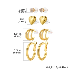 Detaillierte Größentabelle für vierteiliges goldene Ohrring-Set mit Herz-Zirkon