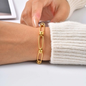Women's 18K gold plated stainless steel bracelet with large oval link chain design