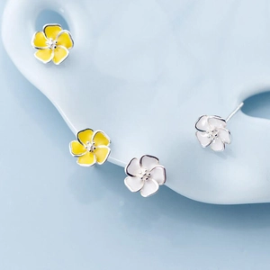 Sweet S925 Sterling Silver Earring Post Flower Stud Earrings Yellow Enamel Floral Korean Style Petite Jewelry For Women