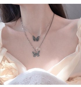 Doppellagige Vintage-Silber-Schmetterlingskette mit Perlen und OT-Schnalle-Kettendesign