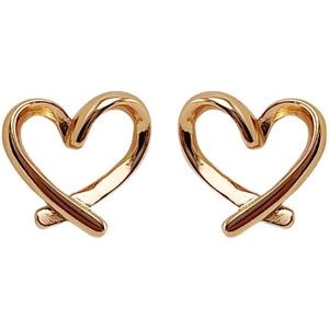 Elegant rose gold hollow heart-shaped stud earrings in a minimalist jewelry design