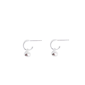 Minimalistische s925 zilveren waterdruppel oorbellen met hoogglans spiegelafwerking