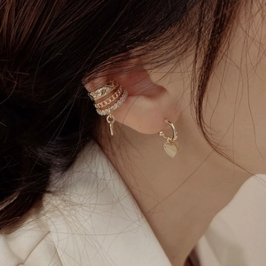 Fashion Heart Tassel Zirconia Ear Cuffs For Women Metal Quilted Design Non Pierced Ear Clips Sweet Cool Jewelry Accessory