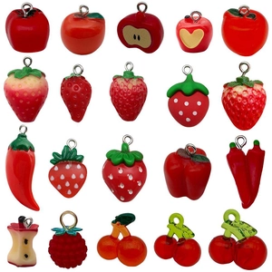 Assortiment de breloques fruits en résine rouge pour bijoux DIY avec pommes et fraises