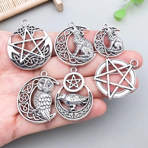 Antiksilberne Anhänger-Set mit Mond, Stern, Wolf und Eule für DIY-Schmuckherstellung