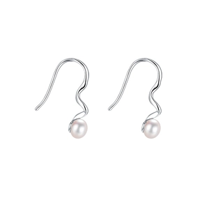 Elegante gewellte 925er Sterlingsilber-Ohrhaken mit hochglänzenden runden weißen Perlen