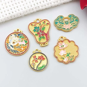 Détails de breloques en émail jaune en forme de lotus et d'éventails pour bijoux DIY