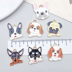 Pendentifs chiens en émail coloré pour bijoux DIY avec diverses races de chiots mignons