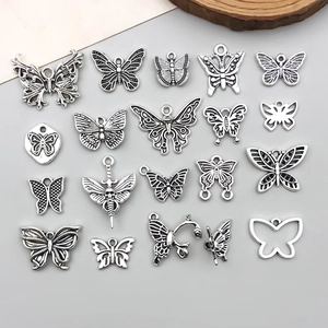 Vintage Antique Silver Zinc Alloy Butterfly Pendant Charms For DIY Necklace Bracelet Making Hollow Insect Jewelry Accessories