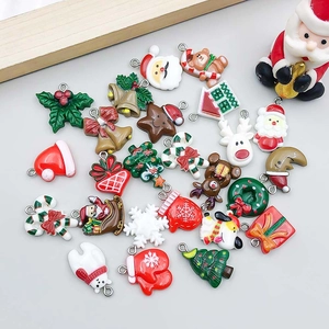 Bunte Weihnachts-Anhänger aus Harz mit Weihnachtsmann und Schneeflocken für DIY-Schmuck