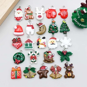 Sortierte Weihnachts-Harz-Anhänger Weihnachtsmann Rentier Schneeflocke Baum Zuckerstange Anhänger Für DIY-Schmuckherstellung Basteldekoration