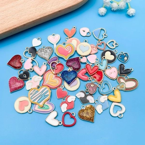 Gekleurde emaille hartjeshangers met vleugels en patronen voor DIY sieraden maken