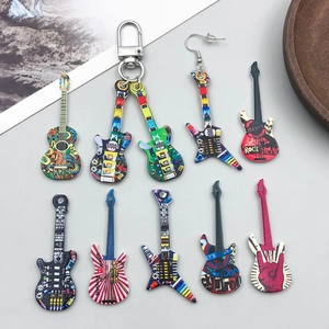 Ciondoli colorati per chitarra in acrilico con motivi rock per la creazione di gioielli