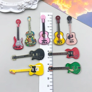 Colgantes de guitarra acrílicos de colores con diseño de doble cara para joyería DIY