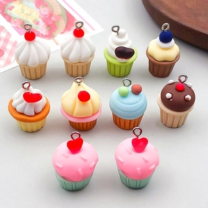 Lot de 10 breloques cupcakes en résine colorée pour colliers et bracelets DIY
