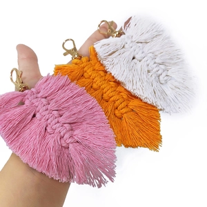 Détails de porte-clés en coton tressé faits main en couleurs rose, orange et blanc