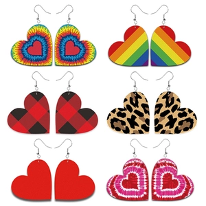 Valentinstag Herzform PU Leder Ohrhänger Für Damen Leopardenmuster Karomuster Tie-Dye Dangle Ohrringe Festlicher Schmuck Geschenk