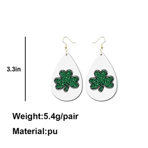 Pendientes de San Patricio en cuero sintético con trébol de leopardo verde y dimensiones