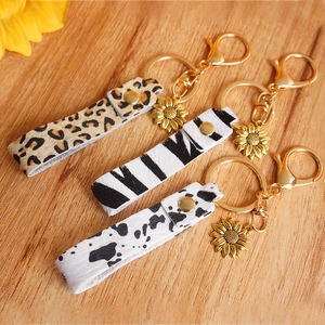 Leather Animal Print Keychain With Sunflower Pendant Leopard Zebra Cow Pattern Alloy Metal Key Ring Bag Charm For Women Gift