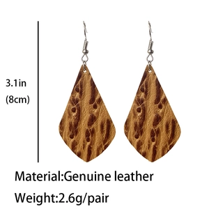 Boucles d'oreilles pendantes en cuir léopard de 8 cm avec un poids léger de 2,6g