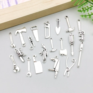 Collection détaillée de pendentifs outils miniatures en alliage argenté pour bijoux DIY