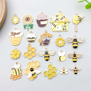 Bee Honey Σειρά Ψευδάργυρος Σμάλτο Μενταγιόν Charms Ηλιοτρόπιο Μαργαρίτα Κηρήθρα DIY Αξεσουάρ Κατασκευής Κοσμημάτων Αξεσουάρ Κοσμημάτων