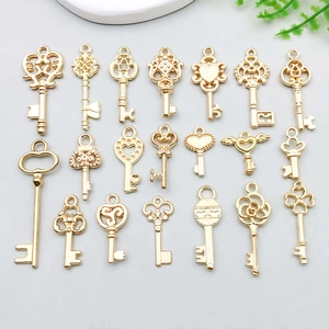 Vintage Zinklegering KC Goud Hol Hart Sleutel Hangers Voor DIY Sieraden Maken Ketting Armband Vrouwen Bedeltjes Accessoires