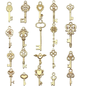 Collectie van 18 KC gouden holle hart-sleutelhangers voor DIY-sieraden en kettingen