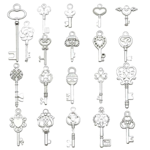 Lot de 20 pendentifs clés en alliage argenté pour la création de colliers et bijoux DIY