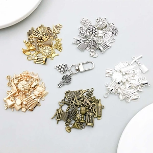 Detaillierte Sammlung von Weinanhängern aus Legierung für DIY-Schmuck und Ketten