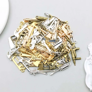 Pendentifs outils en alliage assortis avec scies, marteaux et clés pour bijoux DIY créatifs