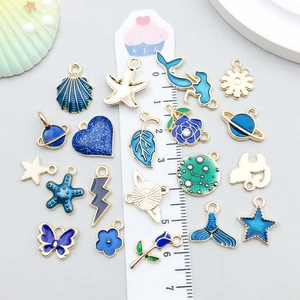 Lot de breloques DIY en émail bleu animaux et ciel étoilé pour bijoux faits main