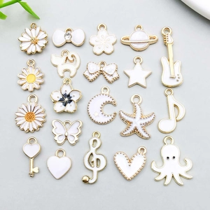 White Enamel Zinc Alloy DIY Pendants Charms Gold Plated Daisy Starfish Butterfly Cat Moon Music Note Guitar For Jewelry Making