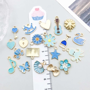 Set di ciondoli in smalto blu a forma di farfalla e cigno per la creazione di gioielli DIY