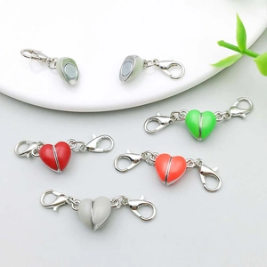 Chiusure magnetiche a forma di cuore luminoso in vari colori per la creazione di gioielli