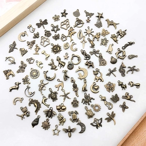 Sortierte Vintage-Bronze-Anhänger aus Legierung für DIY-Schmuck und Halsketten