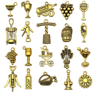 Set di 20 ciondoli vintage in lega d'oro a tema vino con bottiglie, calici e cavatappi