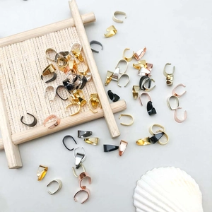 Diverse metalen knijpclipjes voor kettingen en DIY sieraden in diverse afwerkingen