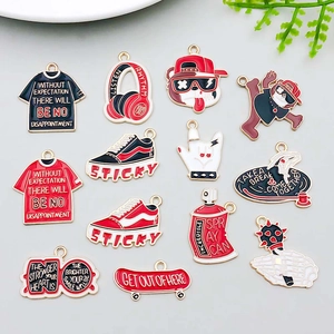 Set di Ciondoli Fai-da-te in Lega di Smalto Stile Hip Hop Punk Rock Streetwear Cuffie Skateboard Sneakers Accessori per Gioielli