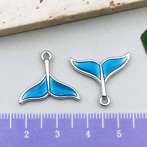 Ciondolo a coda di balena in smalto blu con base in lega per gioielli fai-da-te e bracciali