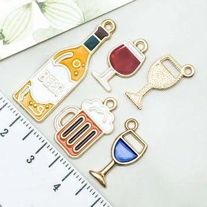 Lot de 5 breloques émaillées bouteilles de vin et bière pour bijoux DIY