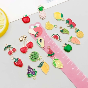 Pendentifs émaillés fruits et légumes avec bords dorés pour bijoux faits main