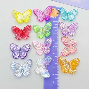 Set aus 11 bunten Acryl-Schmetterlingsanhängern für DIY-Schmuck in verschiedenen Farbverläufen