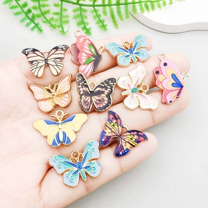 Pendentifs papillons colorés en émail et alliage doré pour bijoux et colliers DIY