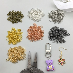 Mix di 15g anellini aperti in lega multicolore per creazione gioielli fai da te