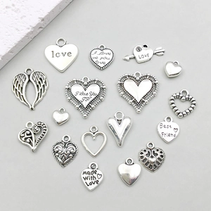 Collection de pendentifs cœur et ailes d'ange en argent antique pour création de bijoux