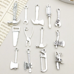 Pendentifs Outils Argent Antique Vintage pour la Fabrication de Bijoux Clé Marteau Hache Scie Pince Accessoires de Bricolage Collier Bracelet